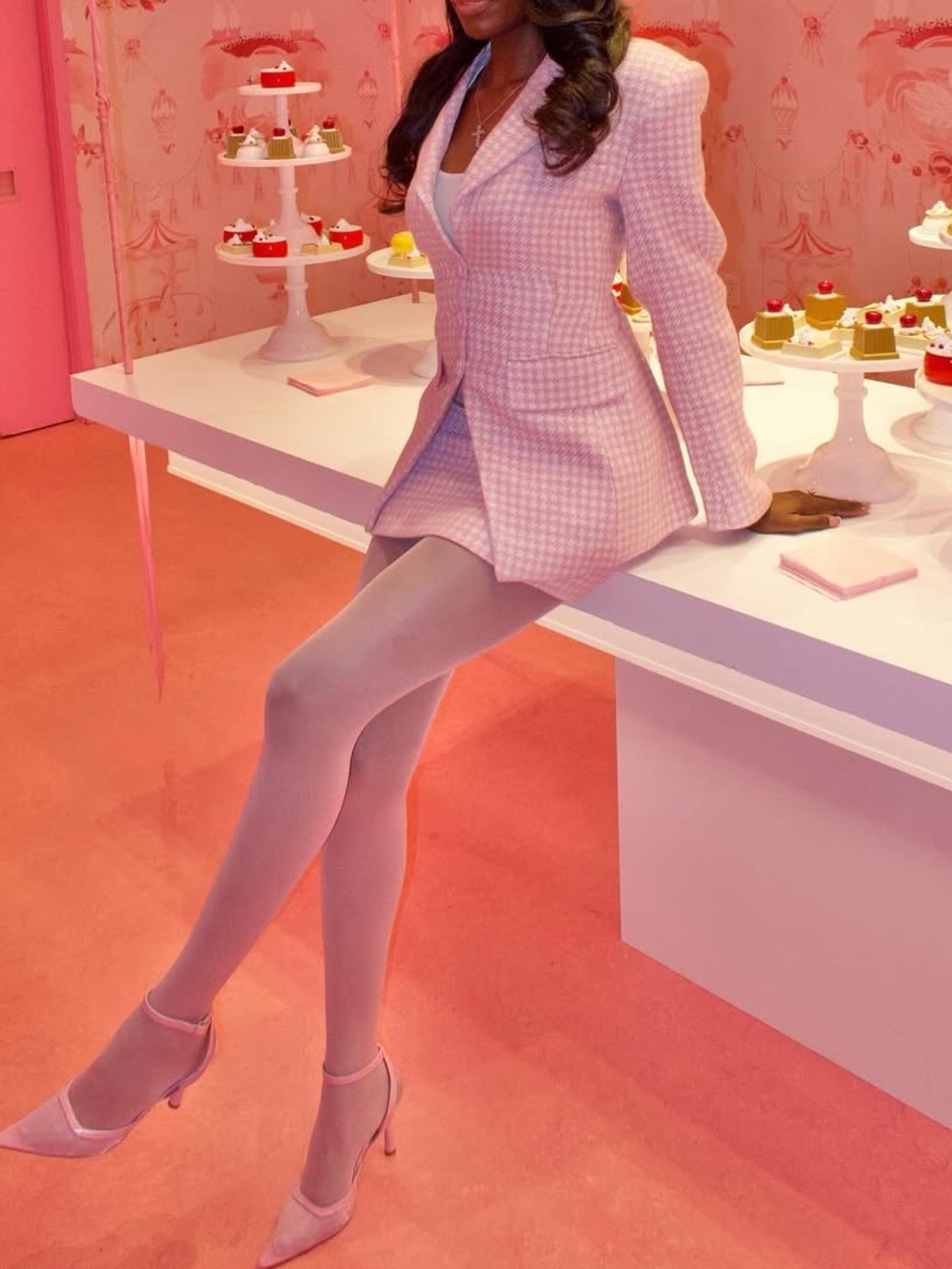 Naked wardrobe Pink Houndstooth Blazer and skirt set small